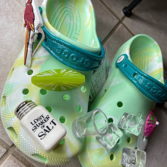 CROCS Shoes Margaritaville Crocs Limited Edition New Womans Size 9 Mens Size 7 Poshmark